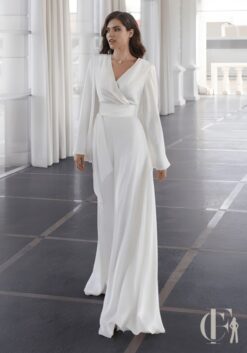 Combinaison blanche cache-cœur manches évasées pantalon palazzo fluide