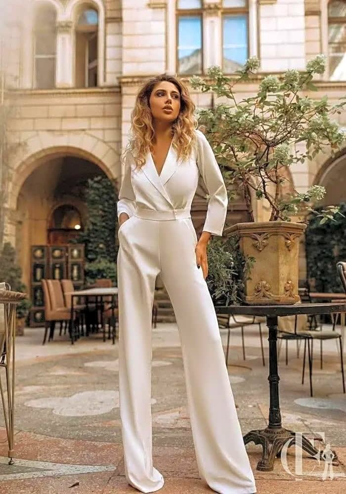 Combinaison soirée blanche satinée cache-cœur jambe large ceinture