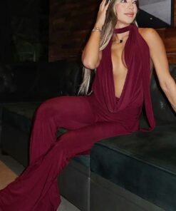 Combinaison bordeaux col montant dos nu jambes évasées soirée