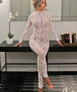 Combinaison blanche dentelle transparente col montant manches longues