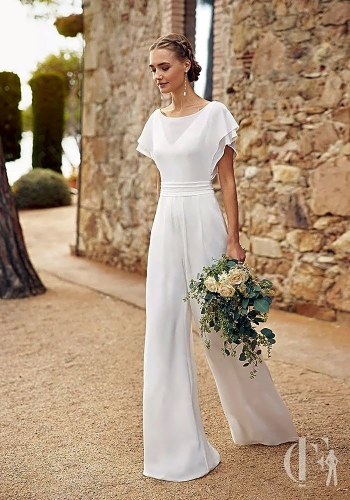 Combinaison mariage bohème blanche dos nu manches papillon fluide