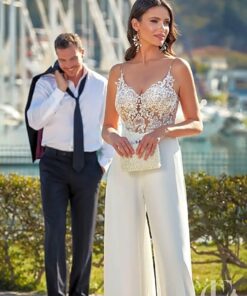 Combinaison blanche bustier dentelle florale pantalon large mariée