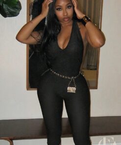 Combinaison noire col V plongeant bretelles larges pantalon capri