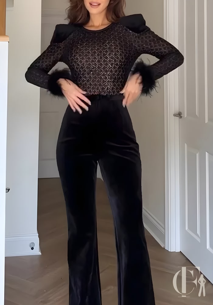 Combinaison soirée noire velours dentelle manches longues plumes